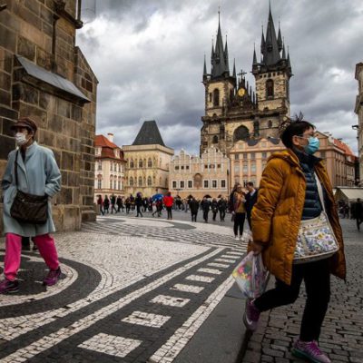 Чехия отменяет почти все COVID-ограничения с 1 марта
