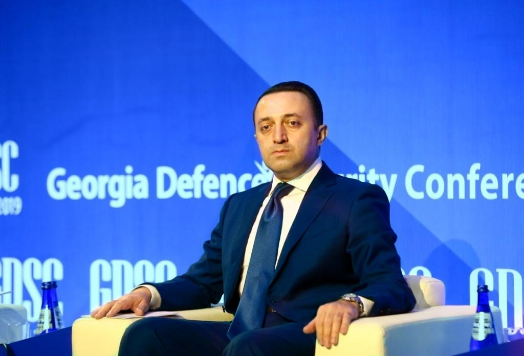 Премьер о президенте: самодеятельность вопросе обеспечения конституционного порядка — недопустима |