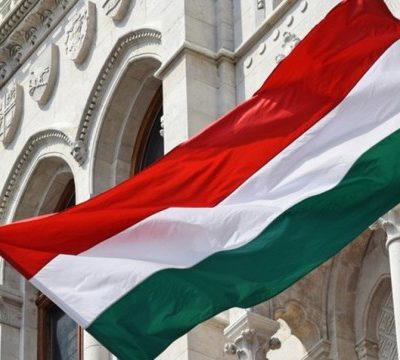Венгерский премьер Орбан выступил против ограничений на импорт энергоносителей из России