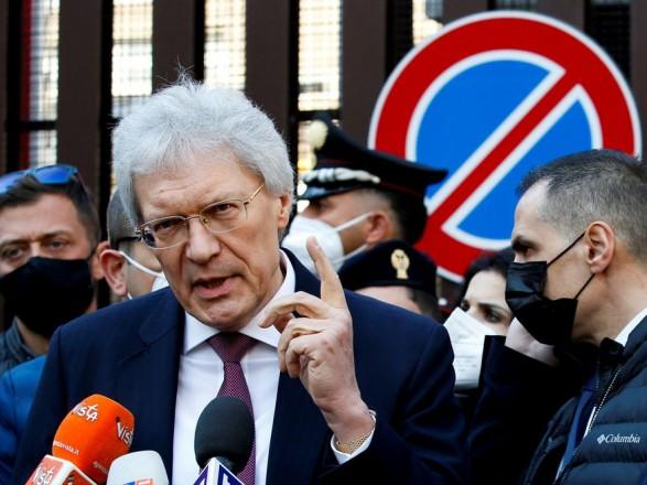 Российский посол подал в суд на итальянскую ежедневную газету из-за статьи о Путине Российский посол подал в суд на итальянскую ежедневную газету из-за статьи о Путине