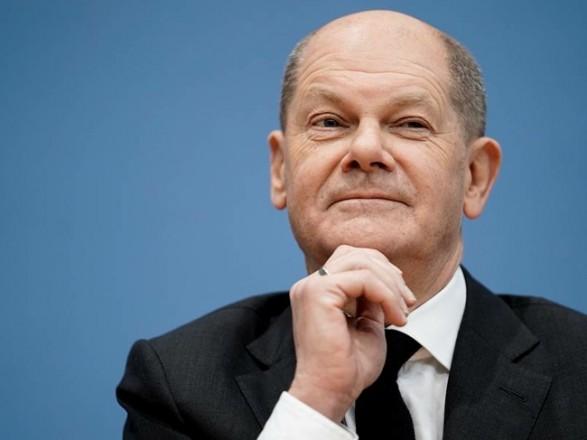 Шольц призвал ввести эмбарго на российские нефть и газ Шольц призвал ввести эмбарго на российские нефть и газ