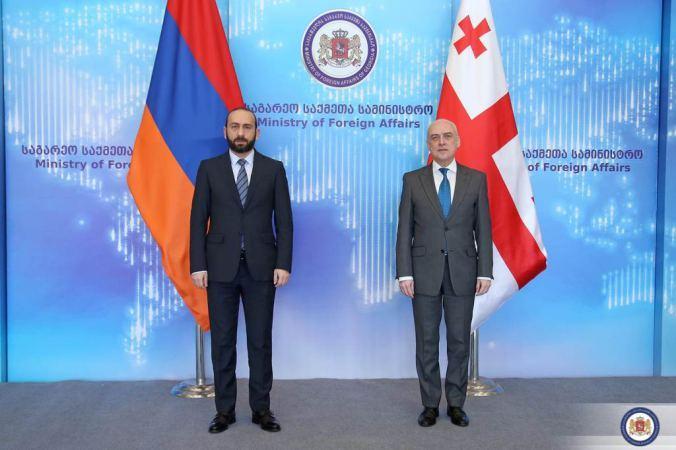 Դավիթ Զալկալիանին հանդիպել է աշխատանքային այցով Թբիլիսիում գտնվող Հայաստանի արտաքին գործերի նախարար Արարատ Միրզոյանի հետ