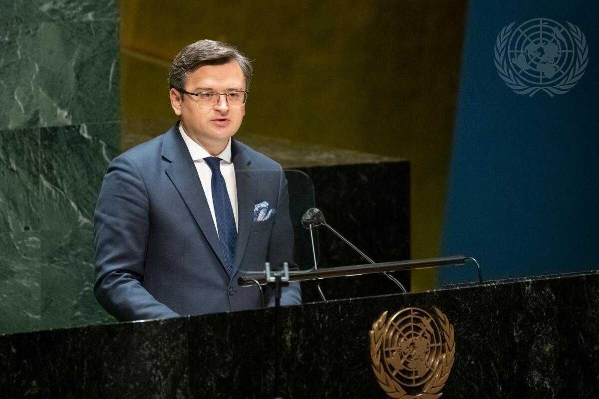 Кулеба призвал мир отреагировать на убийства в Буче разрушительными санкциями |
