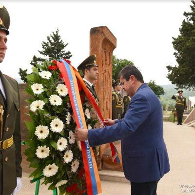 Արայիկ Հարությունյանը Հայրենիքի համար նահատակվածների ու անհայտ կորած ազատամարտիկների հիշատակի օրվա կապակցությամբ հարգանքի տուրք է մատուցել
		29.06.2022 . Արցախ