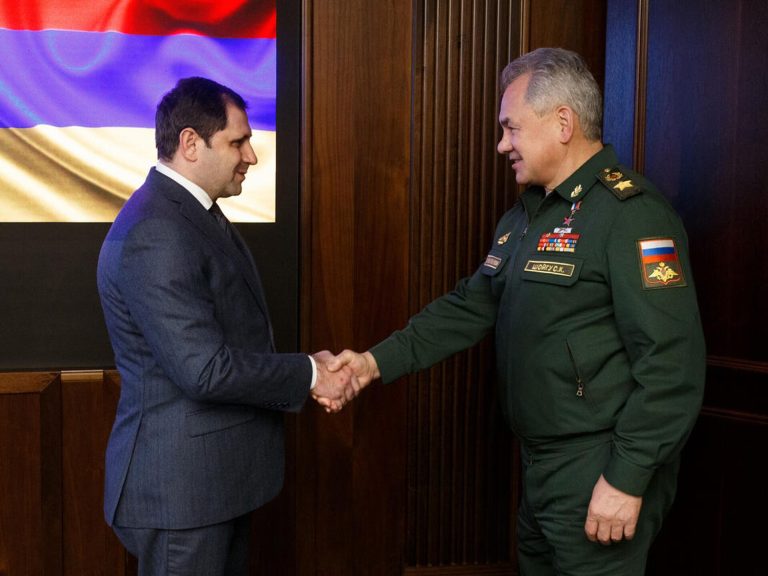 Շոյգուն և Պապիկյանը քննարկել են Լեռնային Ղարաբաղում ռուս խաղաղապահների գործունեությունը
		16.08.2022 . Արցախ