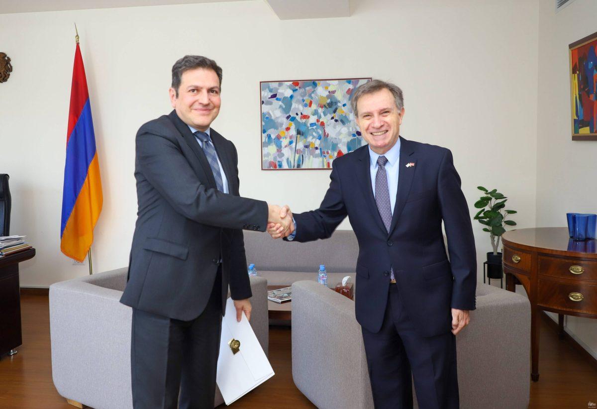 Հայկական կողմը վերահաստատել է իր հանձնառությունը Մոնտեվիդեոյում Հայաստանի ռեզիդենտ դեսպանության բացման առնչությամբ
		18.11.2022 . Միջազգային