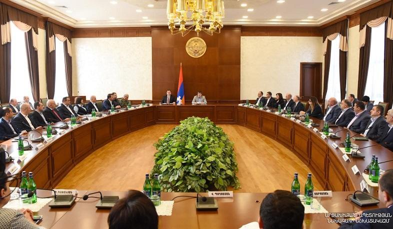 Արայիկ Հարությունյանը ներկայացրել է Արցախի նորանշանակ պետական նախարարին
		01.03.2023 . Արցախ