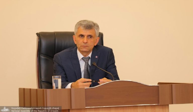 Այսօր մենք մեր առաքելությունն ավարտեցինք ճակատագրական որոշումով. Դավիթ Իշխանյանը՝ ԼՂ նախագահի ընտրության մասին
		09.09.2023 . Արցախ