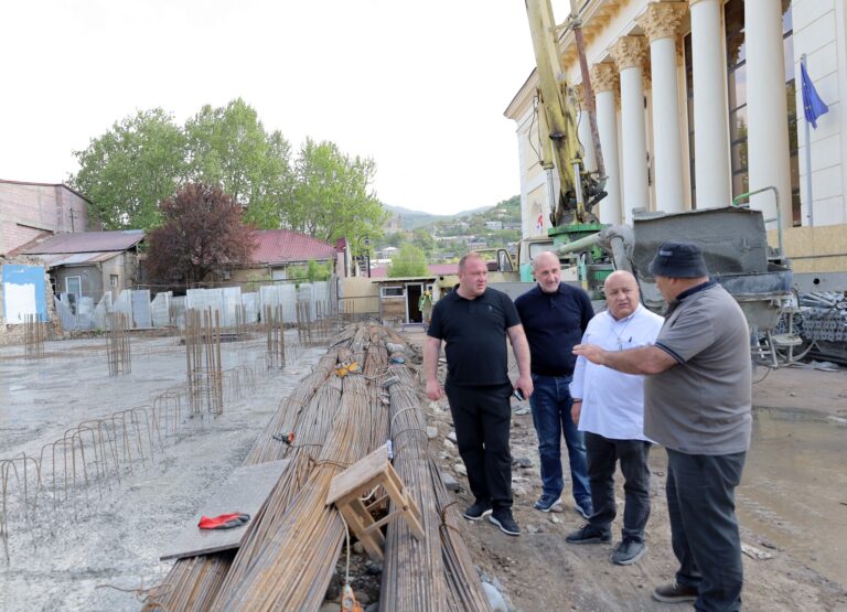 Ախալցխայի մունիցիպալիտետի քաղաքապետ Իրակլի Լազարաշվիլին ծանոթացավ Ախալցխայում կառուցվող երաժշտական ​​դպրոցի շինարարության ընթացքին