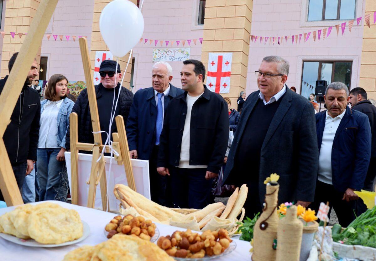 Ախալցխայի մունիցիպալիտետի Վալե քաղաքում նշվեց աշնանային տոն «Վալեոբա-Ոսկե աշուն» Ախալցխայի մունիցիպալիտետի Վալե քաղաքում նշվեց աշնանային տոն «Վալեոբա-Ոսկե աշուն»