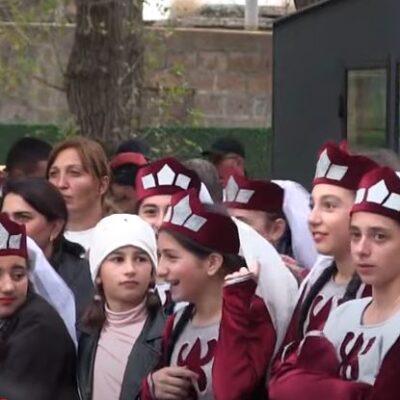 Նինոծմինդան նշում է քաղաքի տոնը
