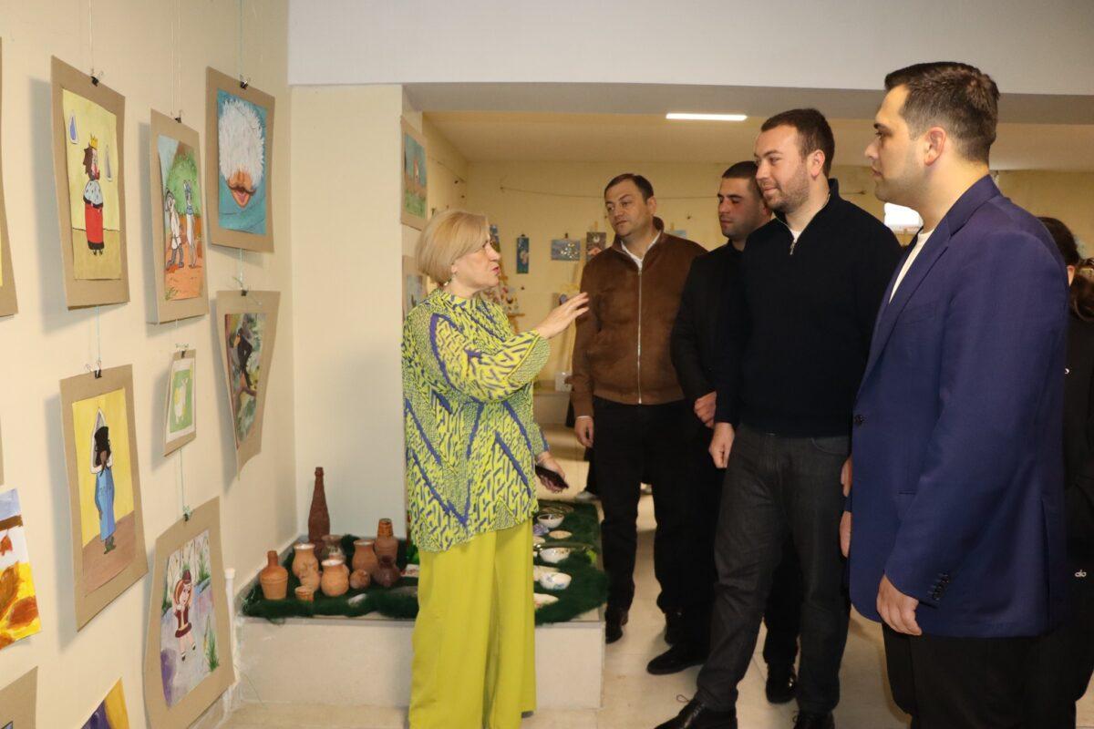 Ախալցխայի նկարչական  դպրոցում կազմակերպվել էր «Ապագա նկարիչներ» խորագրով ցուցահանդես