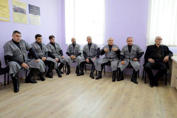 Ախալցխայի  քաղաքապետ Վարլամ Ծիկլաուրին հանդիպել է «Մեսխեթի» ֆոլկլորային  երգչախմբի անդամների հետ