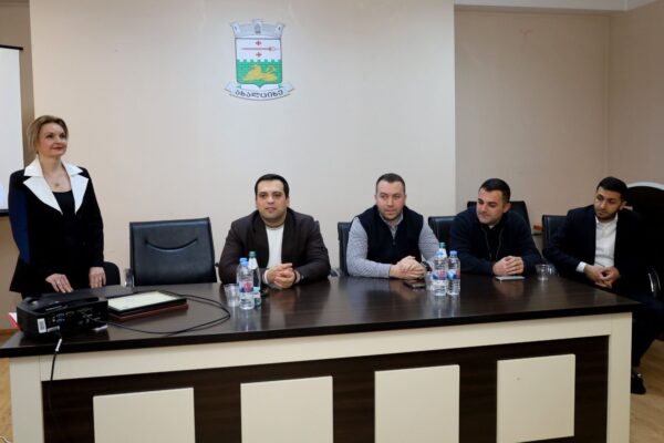 Ախալցխայի քաղաքապետարանում անցկացվեց նախադպրոցական հաստատությունների ուսումնական տարվա ընթացքում կատարված աշխատանքների զեկույց