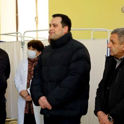 Ախալցխայի քաղաքապետարանի աջակցությամբ «Վրաստանի կլինիկաներ- Ախալցխայի ուղղորդող հիվանդանոց»-ի տարբեր պրոֆիլների բժիշկները անվճար ծառայություններ են մատուցել Վալե քաղաքի բնակչությանը