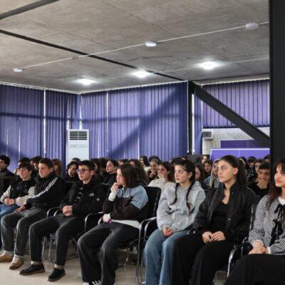 Ադիգենում անցկացվեց դասախոսություն Վրաստանի նորարարությունների և տեխնոլոգիաների գործակալության «Ճանապարհորդություն դեպի նորարարությունների և տեխնոլոգիաների աշխարհ» նախագծի շրջանակներում