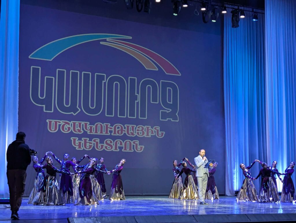Ախալցխայի «Van» համույթը փայլեց երևանյան բեմում․ Կայացավ «Ծաղկունք» միջազգային 10-րդ փառատոնը