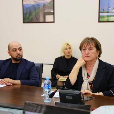 Ախալցխայում  քաղաքապետարանում անցկացվեց հանդիպում, որին քննարկվեցին մունիցիպալիտետի զարգացման երկարաժամկետ ռազմավարական փաստաթղթերը