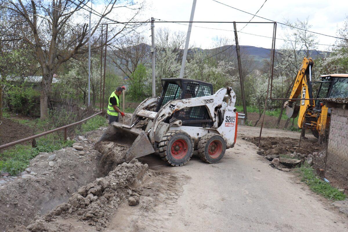 Ասպինձայում  ընթանում են ցանկապատերի կառուցման աշխատանքներ