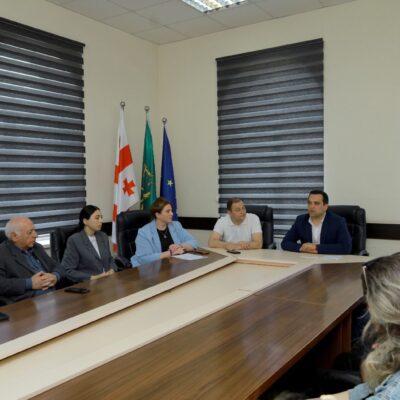 Ախալցխայի քաղաքապետարանում ներդրվել է սննդի վաուչերների նոր համակարգ սոցիալապես խոցելի ընտանիքների համար