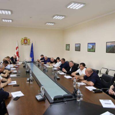 Սամցխե-Ջավախքի ղեկավարությունը քննարկել է համայնքային ենթակառուցվածքային ծրագրերի առաջընթացը