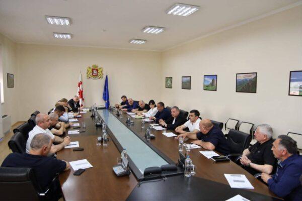 Սամցխե-Ջավախքի ղեկավարությունը քննարկել է համայնքային ենթակառուցվածքային ծրագրերի առաջընթացը