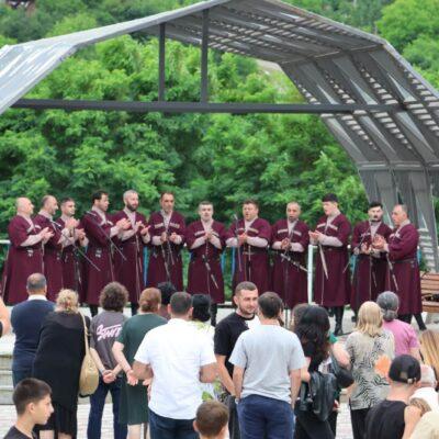 Ադիգենիի կենտրոնական այգում կայացավ «Բորջոմի» երգչախմբի տպավորիչ համերգը