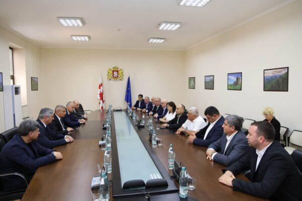 Սամցխե-Ջավախքի նոր պետական ներկայացուցիչը ներկայացվել է տարածաշրջանի քաղաքապետերին