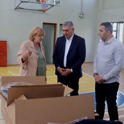 Ասպինձայում ներկայացվել է դպրոցական համազգեստի վաճառքի գործընթացը
