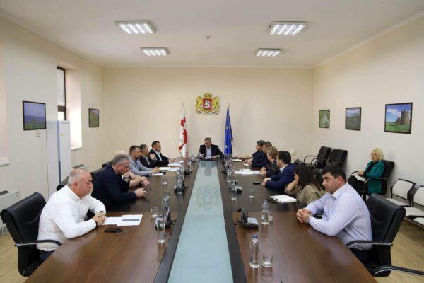 Ախալցխայի քաղաքապետը մասնակցել է Սամցխե-Ջավախքի նահանգապետարանում կայացած աշխատանքային հանդիպմանը