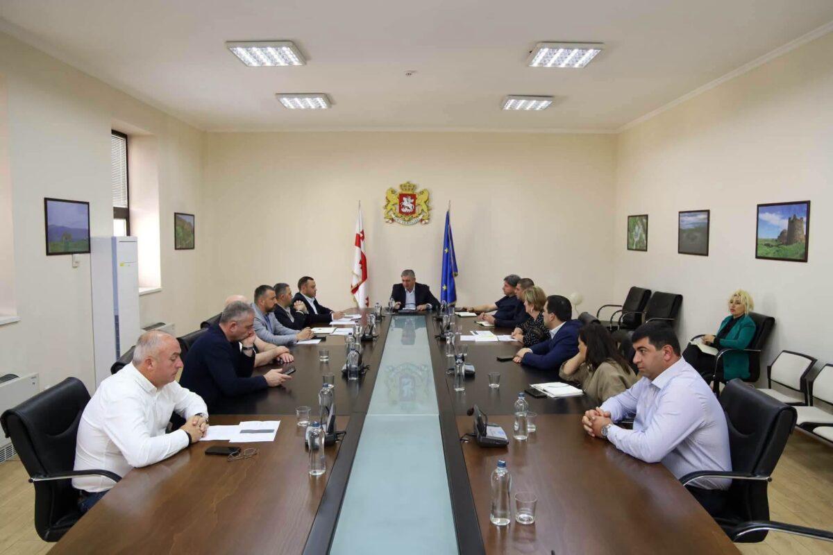Ախալցխայի քաղաքապետը մասնակցել է Սամցխե-Ջավախքի նահանգապետարանում կայացած աշխատանքային հանդիպմանը