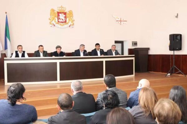 Իոսեբ Ալիբեգաշվիլին աշխատանքային հանդիպում է անցկացրել Ախալքալաքի տեղական իշխանությունների ներկայացուցիչների հետ