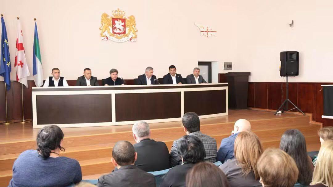 Իոսեբ Ալիբեգաշվիլին աշխատանքային հանդիպում է անցկացրել Ախալքալաքի տեղական իշխանությունների ներկայացուցիչների հետ