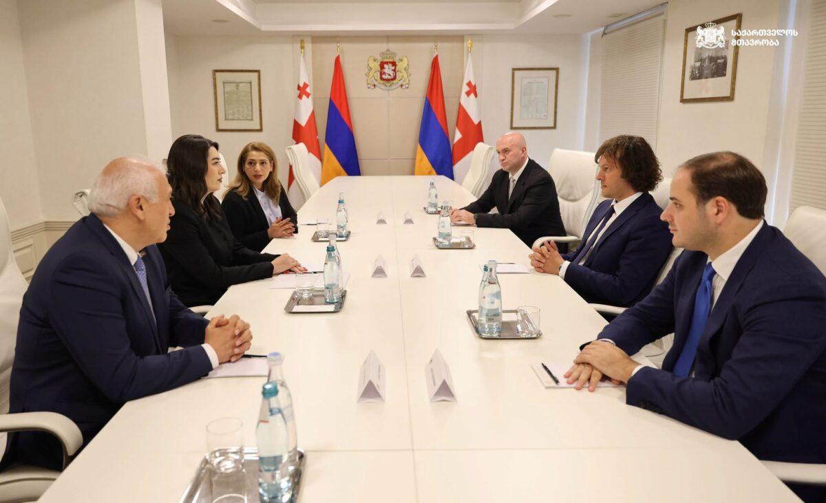 Իրակլի Կոբախիձեն հանդիպել է ՀՀ ներքին գործերի նախարար Արփինե Սարգսյանի հետ