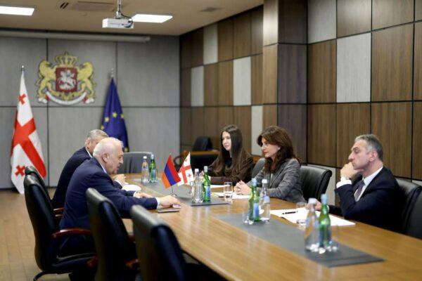 Վրաստանում ՀՀ դեսպան Աշոտ Սմբատյանը հանդիպել է Վրաստանի մշակույթի նախարար Մաիա Բիթաձեին