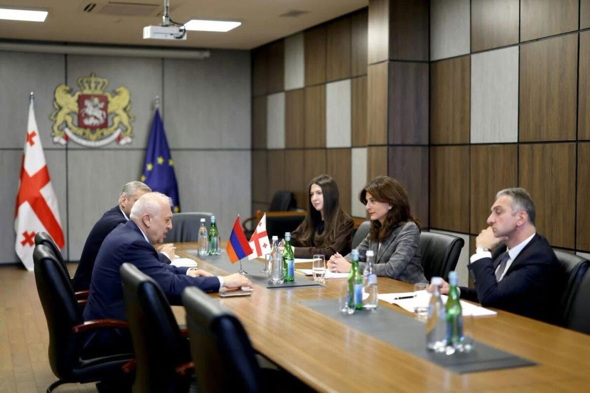 Վրաստանում ՀՀ դեսպան Աշոտ Սմբատյանը հանդիպել է Վրաստանի մշակույթի նախարար Մաիա Բիթաձեին