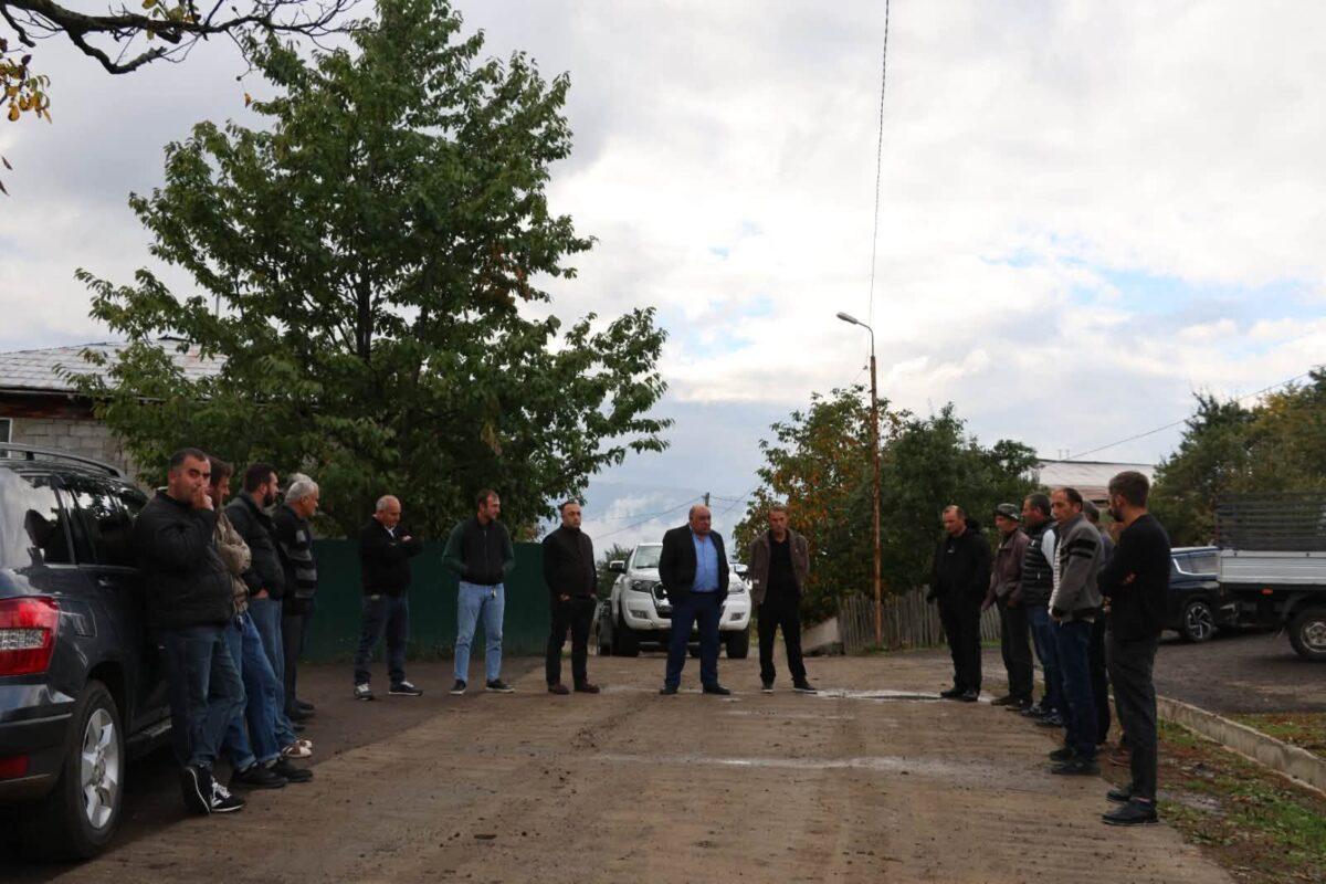 Ադիգենիի մունիցիպալիտետի ղեկավարության ներկայացուցիչները հանդիպել են գյուղերի բնակիչների հետ