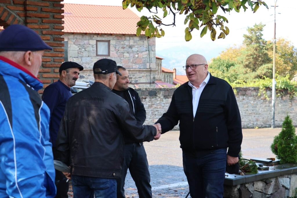 Ադիգենիի քաղաքապետը հանդիպել է Մլաշի, Զարզմա, Չորչանի և Փխերո գյուղերի բնակիչների հետ