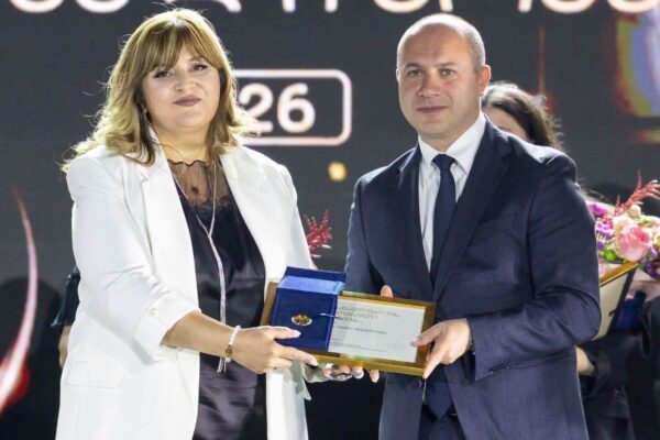 Ախալքալաքի մունիցիպալիտետի Դիլիսկա գյուղի թիվ 1 հանրային դպրոցի ուսուցչուհի Իամզե Մսխվիլիձեն արժանացել է Ազգային ուսուցչի մրցանակին