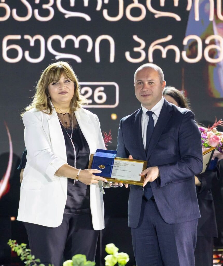 Ախալքալաքի մունիցիպալիտետի Դիլիսկա գյուղի թիվ 1 հանրային դպրոցի ուսուցչուհի Իամզե Մսխվիլիձեն արժանացել է Ազգային ուսուցչի մրցանակին